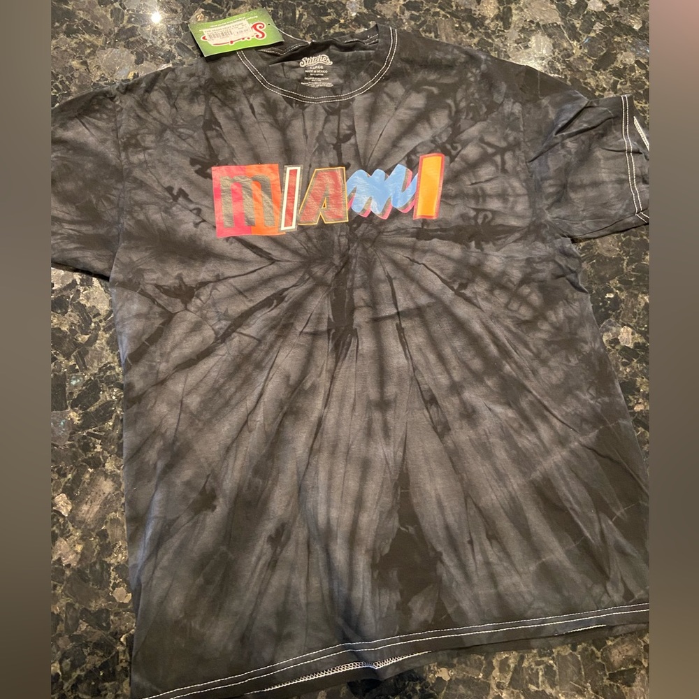 Miami Graphic T shirt Men’s - Large - Color Black